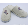 Slipper de cor creme mais vendida para hotel